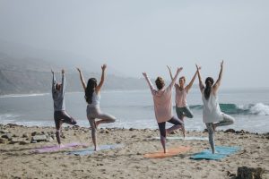 five-woman-standing-on-seashore-gaprwyiw66o